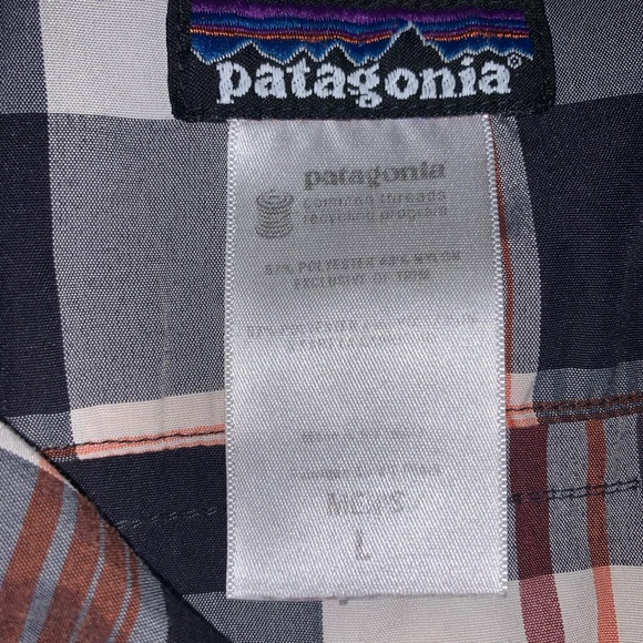 Patagonia Men’s Organic Cotton Plaid Button Up - Picture 6 of 8